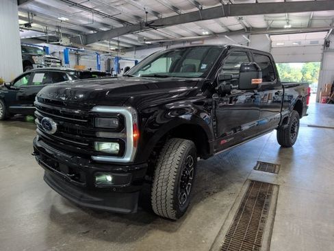 Used 2025 Ford F350 Platinum AWD/4WD image 6