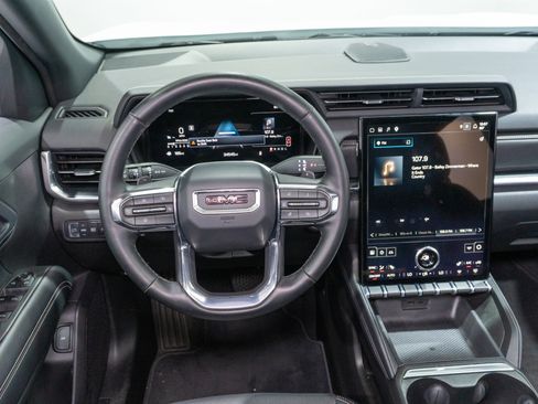 Used 2026 GMC Terrain Elevation w/ Elevation Premium Package FWD image 11