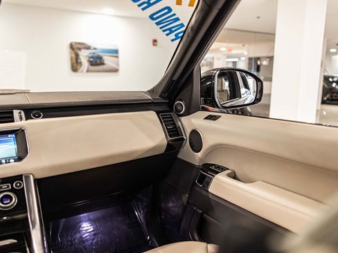 Used 2017 Land Rover Range Rover Sport HSE image 41