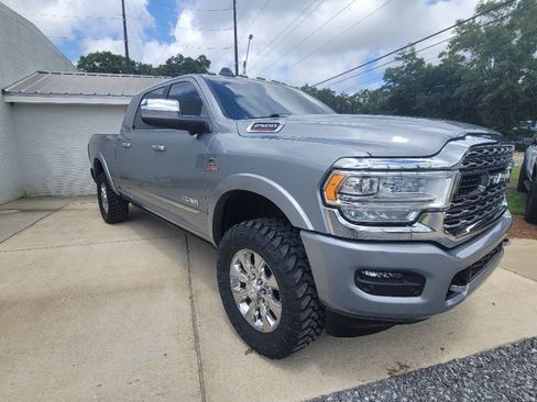 Used 2022 RAM 2500 Limited AWD/4WD image 2