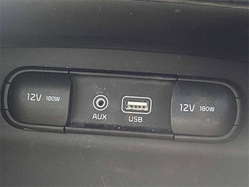 Used 2020 Kia Sorento S image 23