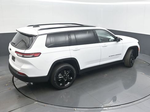 New 2026 Jeep Grand Cherokee L Limited w/ Limited Altitude Package AWD/4WD image 44