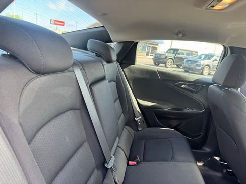Used 2022 Chevrolet Malibu LT FWD image 34