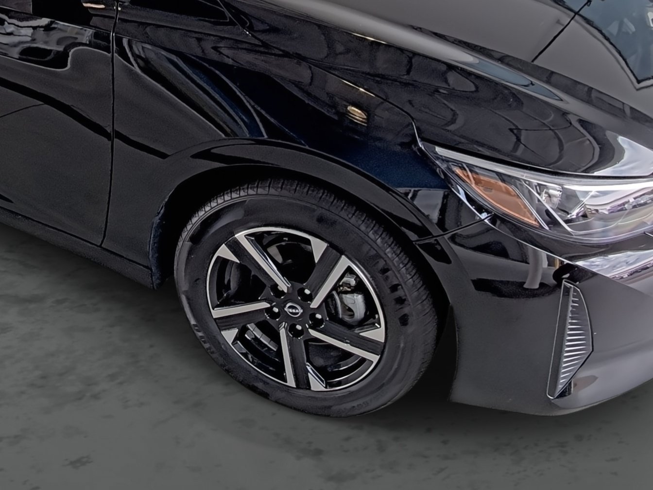 Used 2025 Nissan Sentra SV FWD image 16