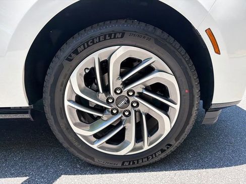 New 2026 Lincoln Navigator Reserve AWD/4WD image 13