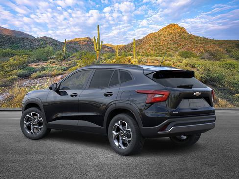 New 2026 Chevrolet Trax LT w/ Driver Confidence Package FWD image 3