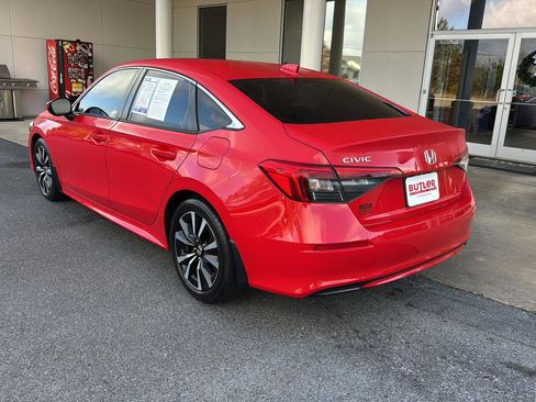 Used 2022 Honda Civic EX image 3