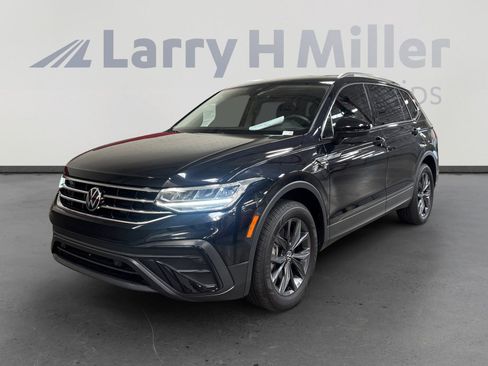 Used 2023 Volkswagen Tiguan SE FWD image 1