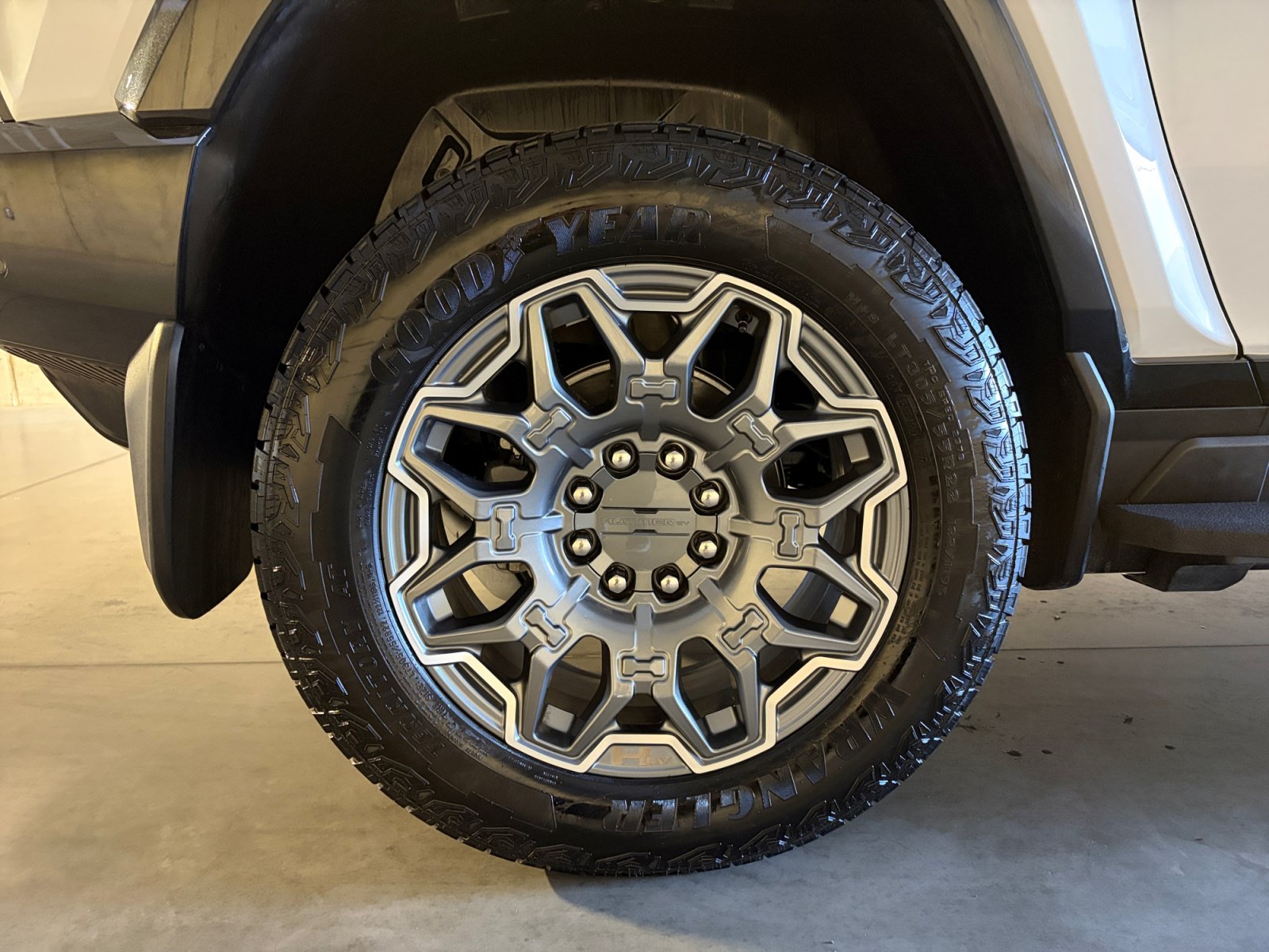 Used 2026 GMC Hummer EV SUV w/ LPO, Sport Package AWD/4WD image 21