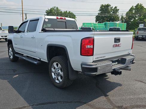 Used 2019 GMC Sierra 2500 SLT w/ Duramax Plus Package AWD/4WD image 7