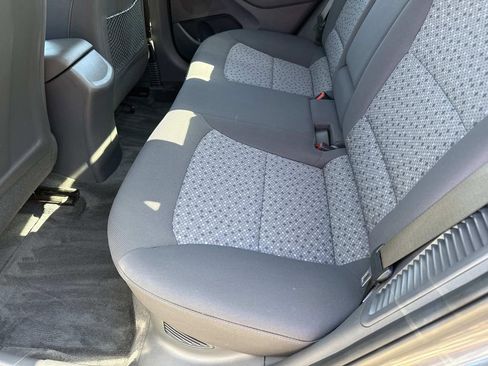 Used 2019 Hyundai Ioniq Plug-In Hybrid image 17