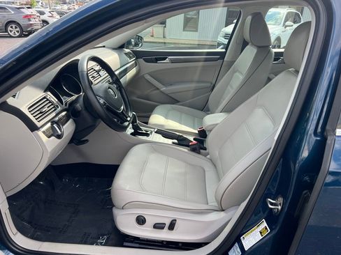 Used 2018 Volkswagen Passat 2.0T SE FWD image 9