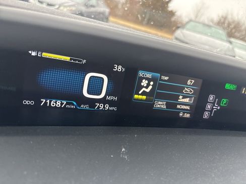 Used 2017 Toyota Prius Prime Premium image 18