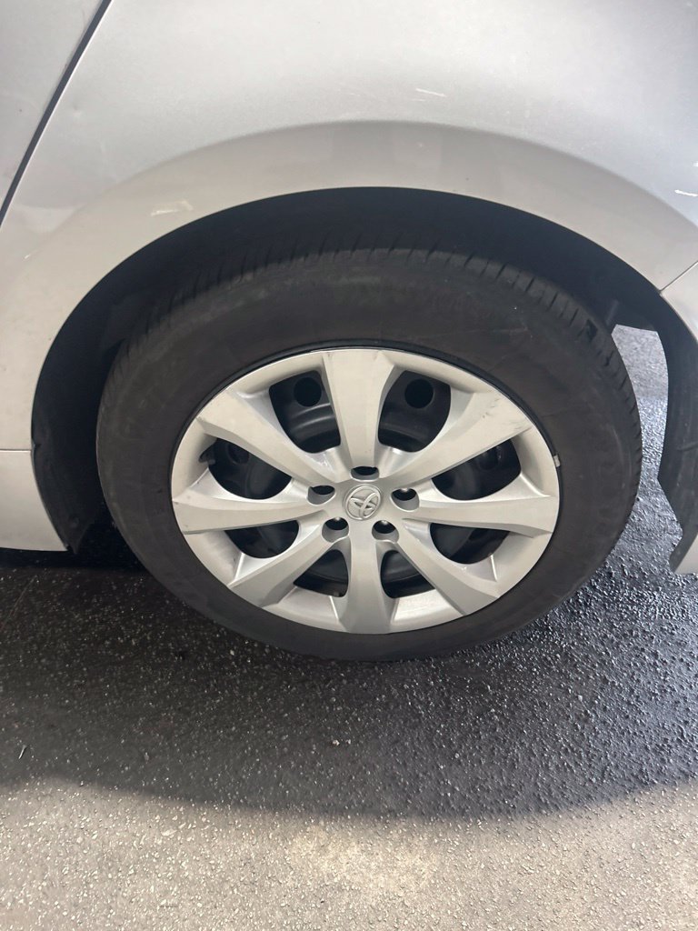 Used 2025 Toyota Corolla LE FWD image 11