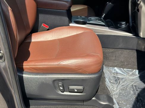 Used 2018 Toyota 4Runner Limited AWD/4WD image 11