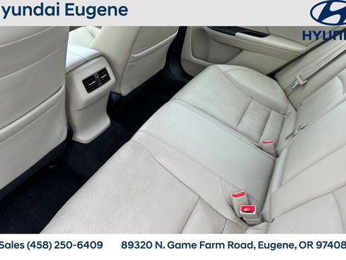 Used 2017 Honda Accord Touring image 16