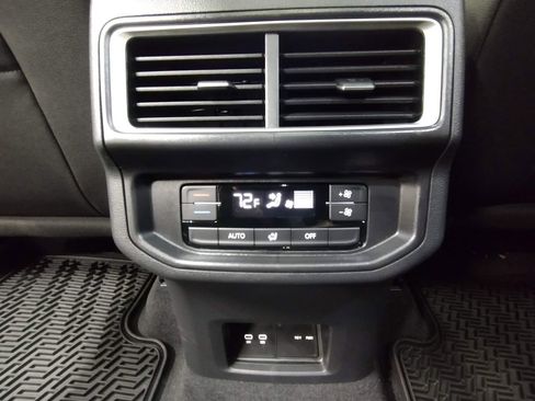 New 2025 Volkswagen Atlas Peak Edition SE image 38