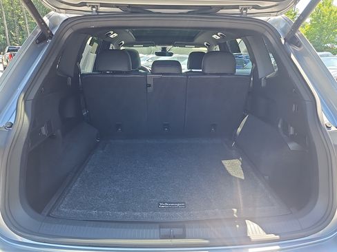 Certified 2024 Volkswagen Tiguan SE R-Line AWD/4WD image 34