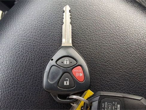 Used 2019 Toyota 4Runner SR5 image 32