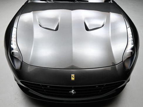 Used 2016 Ferrari California T image 41
