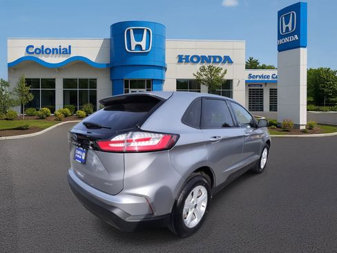 Used 2022 Ford Edge SE image 3