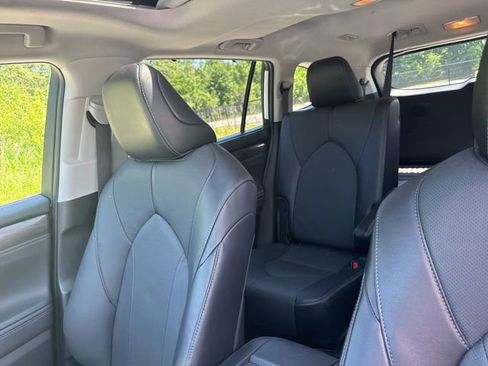 Used 2022 Toyota Highlander Limited AWD/4WD image 14