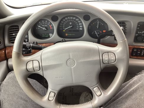 Used 2002 Buick Le Sabre Limited FWD image 11