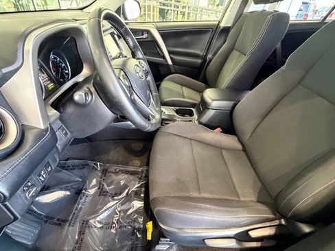 Certified 2018 Toyota RAV4 XLE w/ Convenience Package AWD/4WD image 20