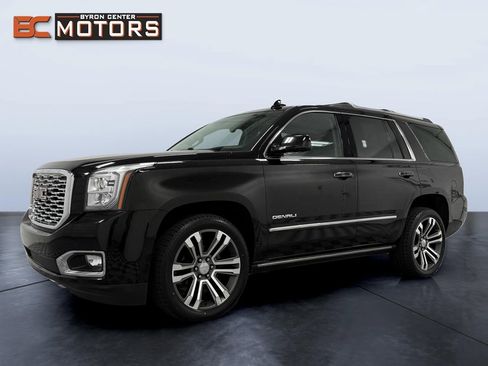 Used 2018 GMC Yukon Denali w/ Denali Ultimate Package AWD/4WD image 2