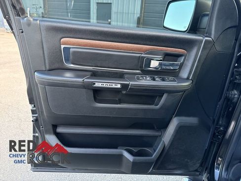 Used 2017 RAM 1500 Laramie w/ Convenience Group AWD/4WD image 16