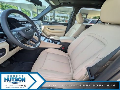 New 2026 Jeep Grand Cherokee L Limited RWD image 19