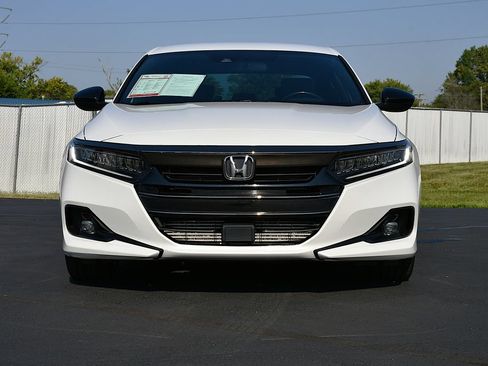 Used 2022 Honda Accord Sport image 2