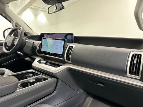 New 2025 Ford Expedition Max Active image 25