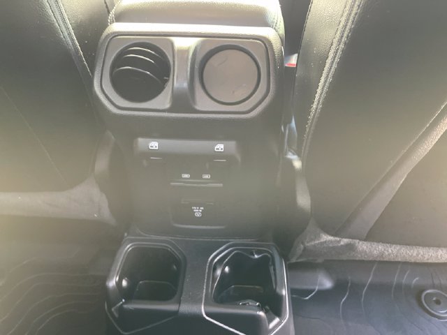 Used 2022 Jeep Gladiator Overland w/ Popular Equipment Package AWD/4WD image 31