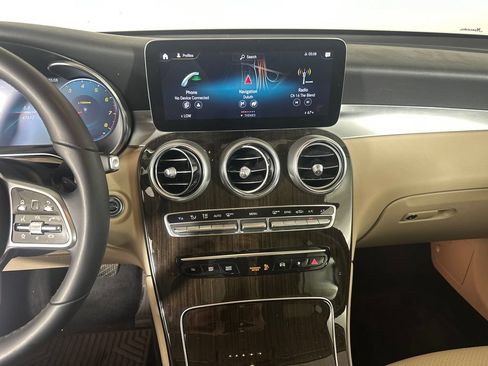 Certified 2021 Mercedes-Benz GLC 300 image 30