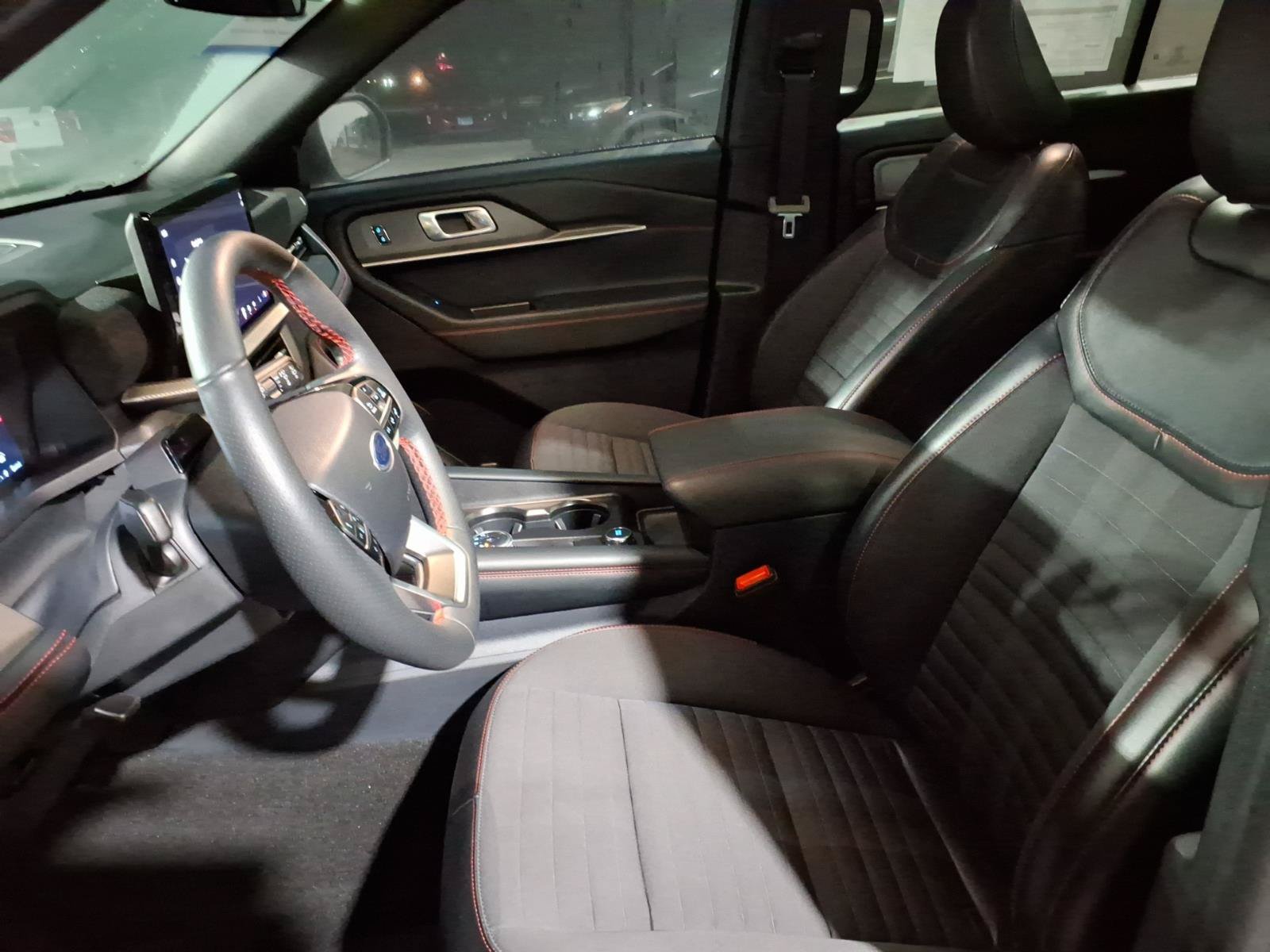 Certified 2025 Ford Explorer ST-Line AWD/4WD image 11