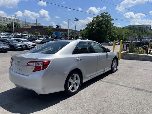 Used 2014 Toyota Camry SE w/ Fleet Convenience Package FWD image 8