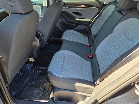 Used 2025 Volkswagen Tiguan S FWD image 9