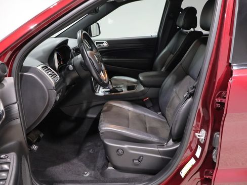 Used 2020 Jeep Grand Cherokee Altitude AWD/4WD image 11