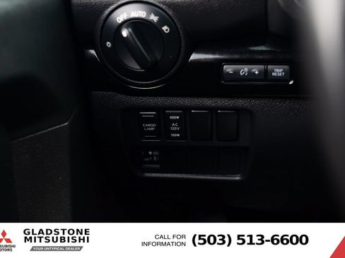 Used 2023 Nissan Titan SV w/ SV Convenience Package AWD/4WD image 15