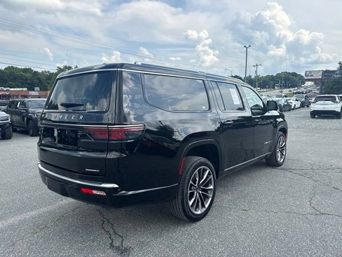 Used 2024 Jeep Wagoneer L Series III w/ Premium Group I AWD/4WD image 5