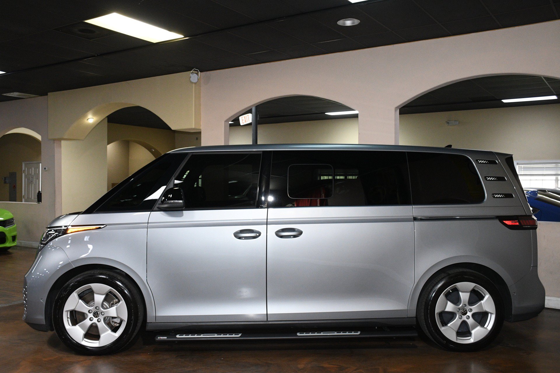 Used 2025 Volkswagen ID. Buzz Pro S RWD image 51