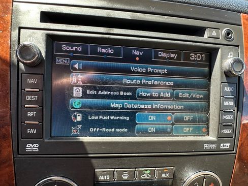 Used 2007 Chevrolet Tahoe LTZ w/ LTZ Preferred Equipment Group AWD/4WD image 63