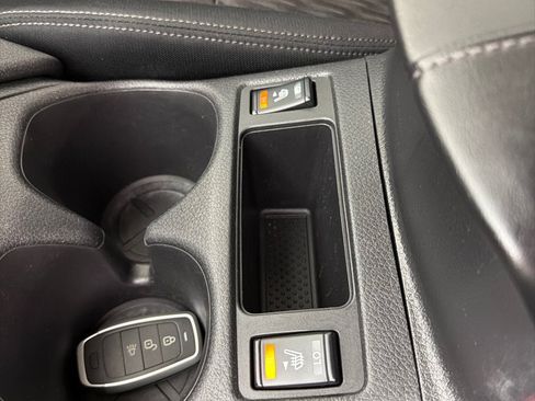 Used 2018 Nissan Rogue SV w/ Premium Package FWD image 15