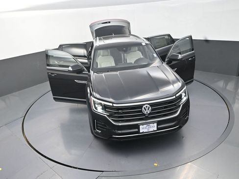New 2026 Volkswagen Atlas Cross Sport SEL Premium R-Line AWD/4WD image 30