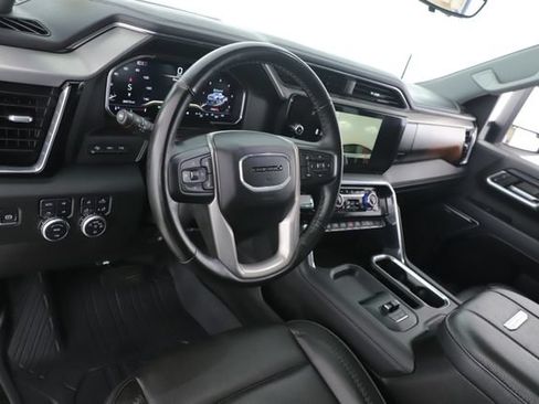 Used 2024 GMC Sierra 2500 Denali w/ Denali Reserve Package AWD/4WD image 17