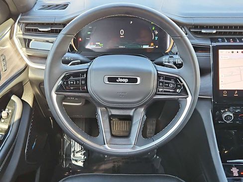 Used 2022 Jeep Grand Cherokee Overland w/ MOPAR Finishing Package image 24