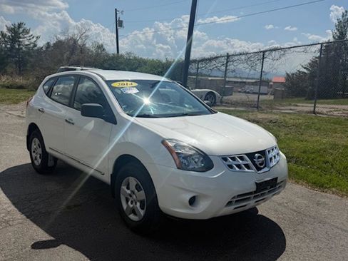 Used 2014 Nissan Rogue S image 2