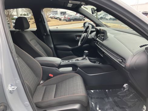 Used 2025 Honda HR-V Sport image 33