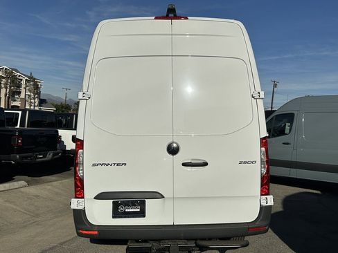 New 2025 Mercedes-Benz Sprinter 2500 image 8